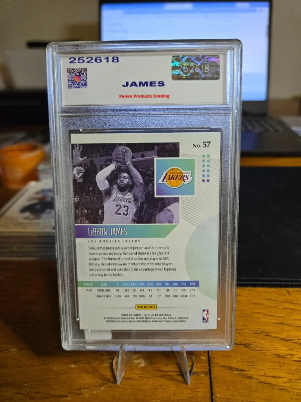 2018 Panini Status
